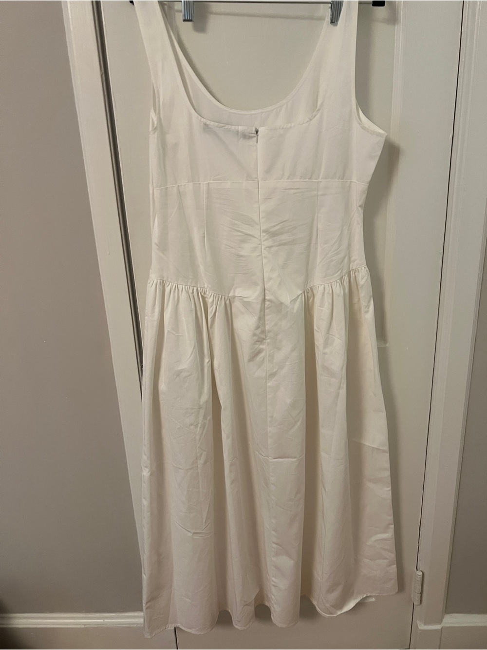 Lioness Luna White Sleeveless Maxi Dress - Elegant Everyday Style - Picture 4 of 7